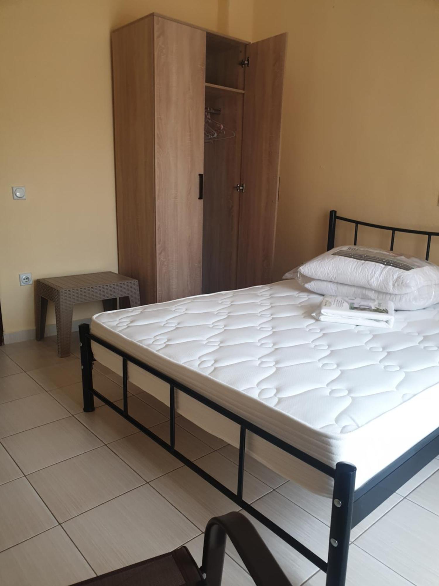 Plaza Apartment *