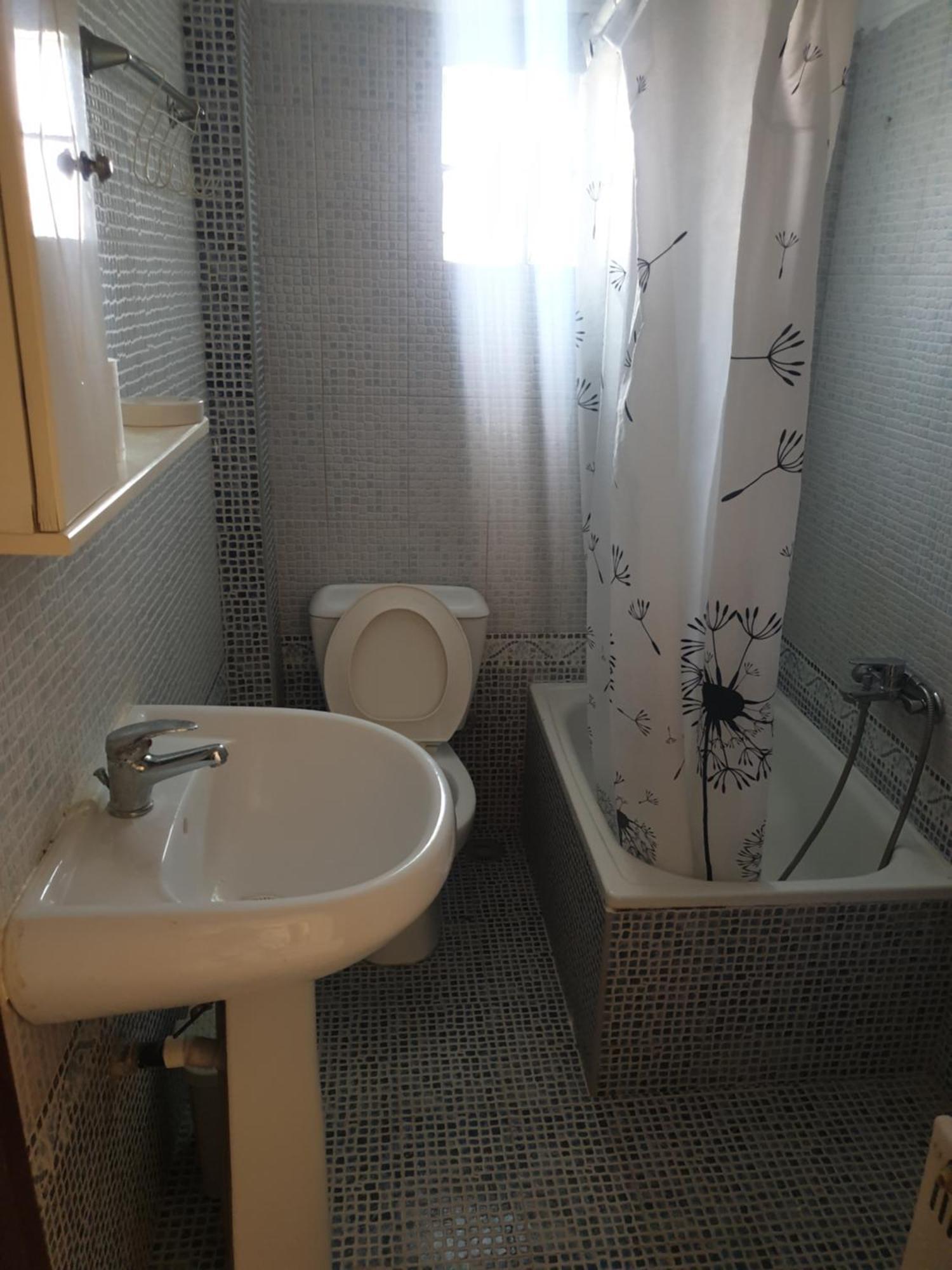 Plaza Apartment *